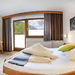 Haus Am Muehlroan 3* Sölden